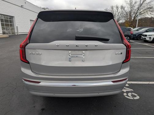 2025 Volvo XC90 B5 Plus 7-Seater
