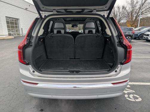 2025 Volvo XC90 B5 Plus 7-Seater