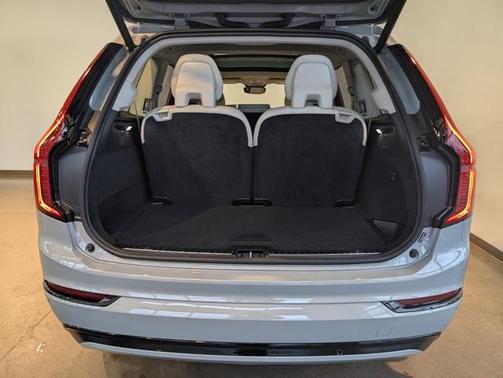 2026 Volvo XC90 B6 Ultra Dark Theme 7-Seater