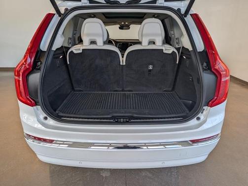 2023 Volvo XC90 Recharge Plug-In Hybrid T8 Plus 6-Seater