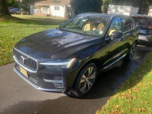 2022 Volvo XC60 B6 Inscription