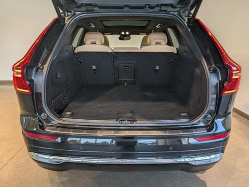 2022 Volvo XC60 B6 Inscription