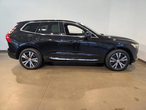 2022 Volvo XC60 B6 Inscription