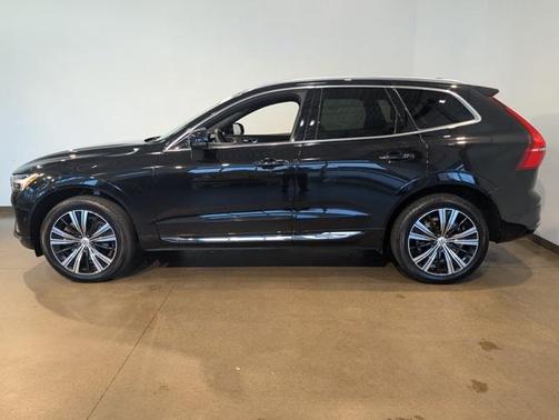 2022 Volvo XC60 B6 Inscription