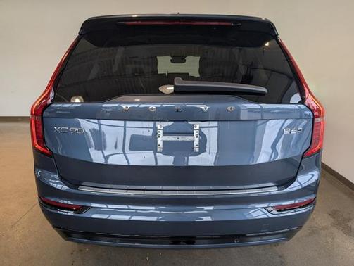 2026 Volvo XC90 B6 Ultra Dark Theme 7-Seater