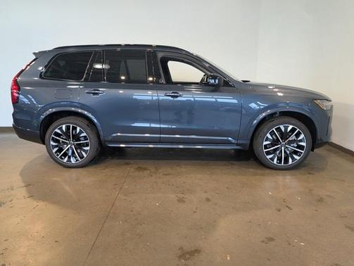 2026 Volvo XC90 B6 Ultra Dark Theme 7-Seater