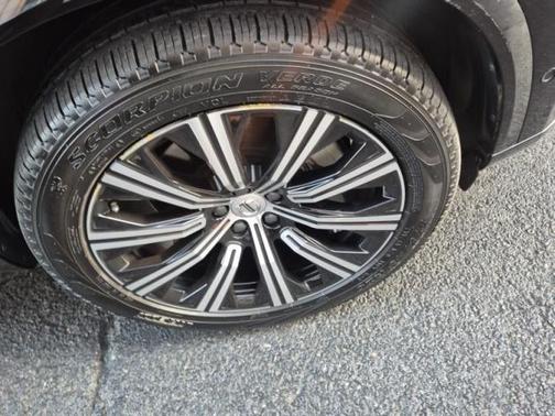 2024 Volvo XC90 B6 Plus Bright Theme 7-Seater