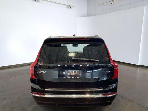 Onyx Black Metallic 2026 Volvo XC90 Plug-In Hybrid Plus, T8 AWD, Electric/Gasoline, Bright, 7 Seats
