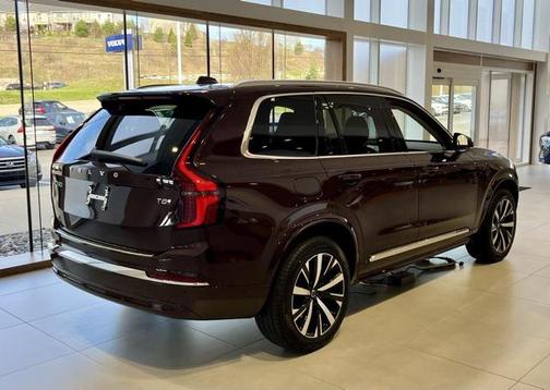 2025 Volvo XC90 Plug-In Hybrid T8 Core 7-Seater