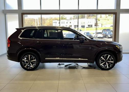 2025 Volvo XC90 Plug-In Hybrid T8 Core 7-Seater
