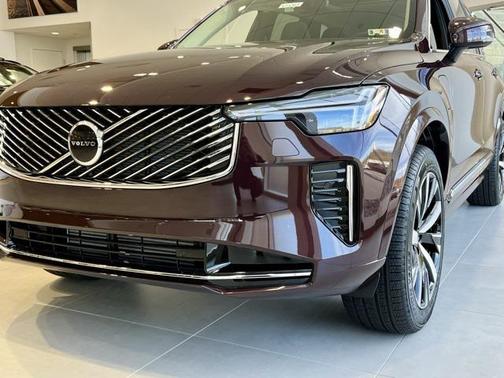 2025 Volvo XC90 Plug-In Hybrid T8 Core 7-Seater