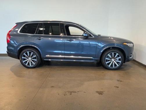2024 Volvo XC90 B5 Plus Bright Theme