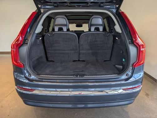 2024 Volvo XC90 B5 Plus Bright Theme