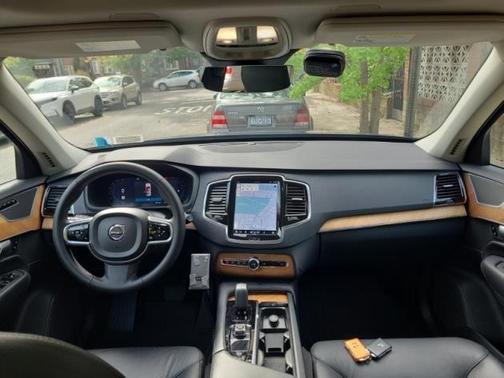 2024 Volvo XC90 B5 Plus Bright Theme