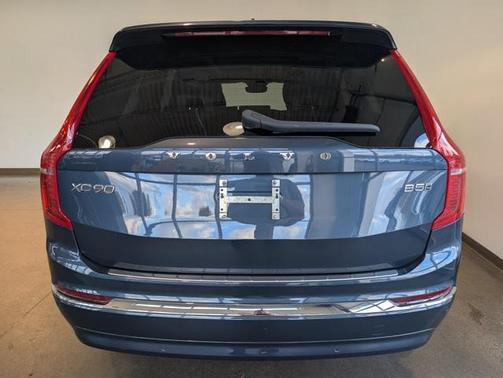 2024 Volvo XC90 B5 Plus Bright Theme