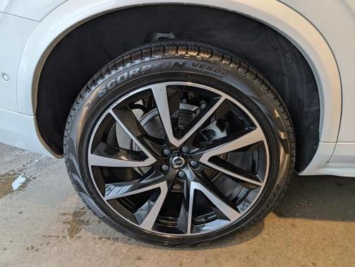 2023 Volvo XC90 B6 Plus 6-Seater