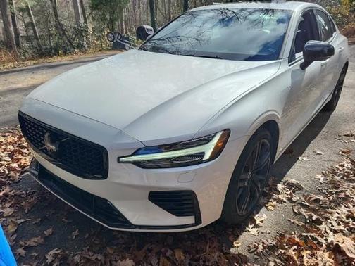 2023 Volvo S60 Recharge Plug-In Hybrid T8 Plus Black Edition