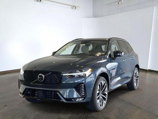Denim Blue Metallic 2026 Volvo XC60 B5 Ultra
