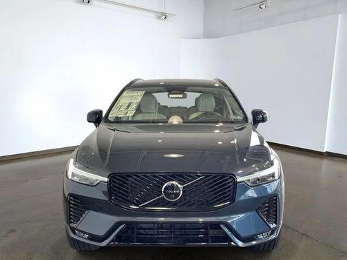 Denim Blue Metallic 2026 Volvo XC60 B5 Ultra