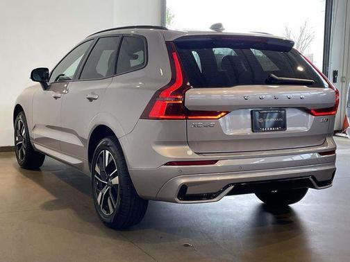 Aurora Silver 2026 Volvo XC60 B5 Core