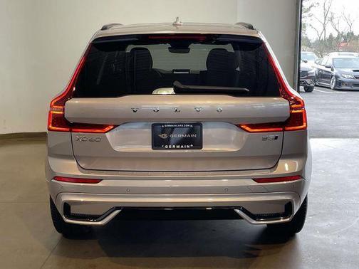 Aurora Silver 2026 Volvo XC60 B5 Core