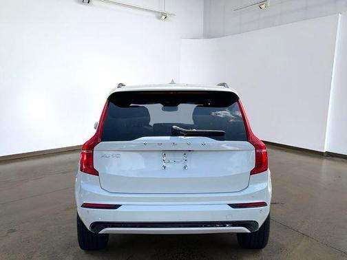 Crystal White Metallic 2023 Volvo XC90 Recharge Plug-In Hybrid T8 Ultimate Dark Theme 7-Seater