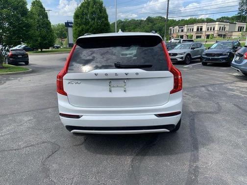 Crystal White Metallic 2023 Volvo XC90 Recharge Plug-In Hybrid T8 Ultimate Dark Theme 7-Seater