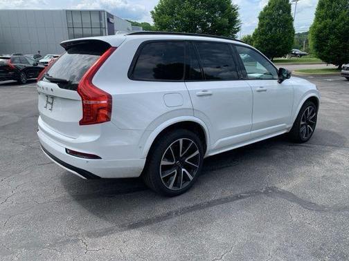 Crystal White Metallic 2023 Volvo XC90 Recharge Plug-In Hybrid T8 Ultimate Dark Theme 7-Seater
