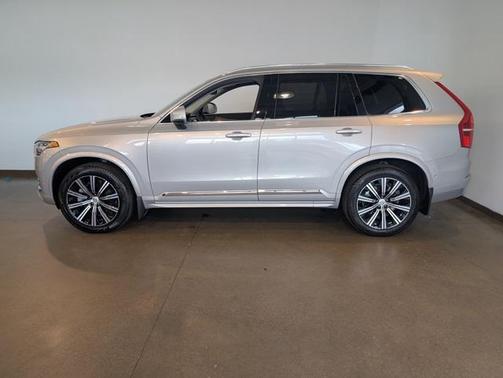 2025 Volvo XC90 B6 Plus 7-Seater