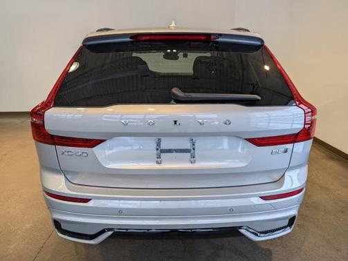 2025 Volvo XC60 B5 Core