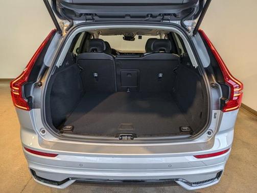 2025 Volvo XC60 B5 Core