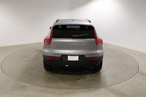 Aurora Silver 2026 Volvo XC40 Ultra, B5 AWD Gas (mild hybrid), Dark