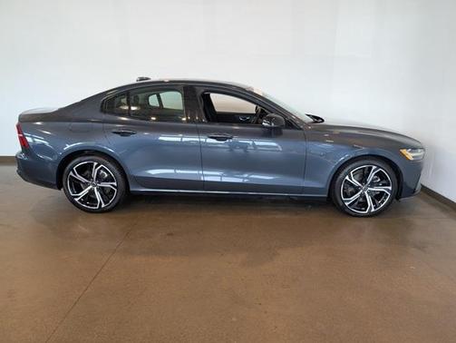 2025 Volvo S60 B5 Core