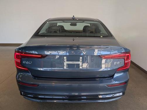2025 Volvo S60 B5 Core