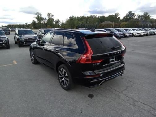 2023 Volvo XC60 B5 Plus Dark Theme
