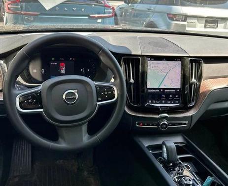 Onyx Black Metallic 2023 Volvo XC60 B5 Plus Dark Theme