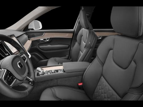 2025 Volvo XC90 B6 Ultra
