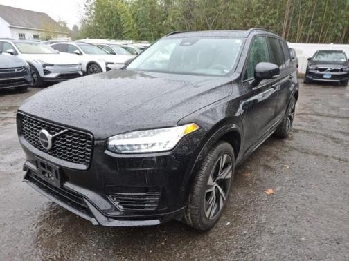2023 Volvo XC90 Recharge Plug-In Hybrid T8 Plus Dark Theme 7-Seater