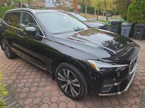 2022 Volvo XC60 B6 Inscription