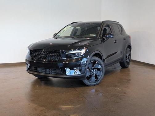 2026 Volvo XC40 Black Edition Ultra, B5 AWD Gas (mild hybrid)