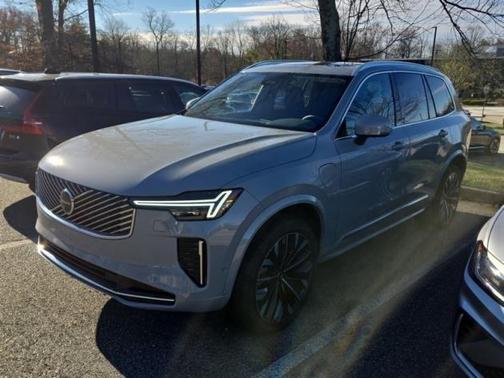 2025 Volvo XC90 Plug-In Hybrid T8 Plus 6-Seater