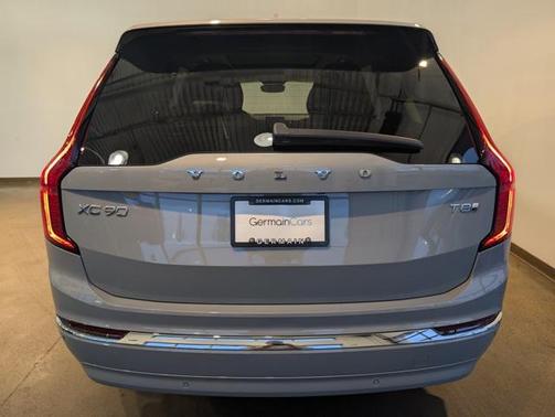 2025 Volvo XC90 Plug-In Hybrid T8 Plus 6-Seater