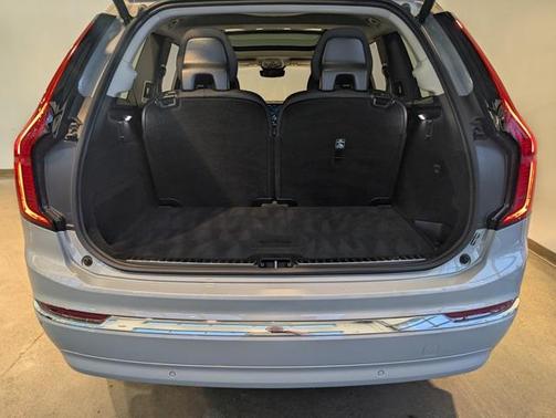 2025 Volvo XC90 Plug-In Hybrid T8 Plus 6-Seater