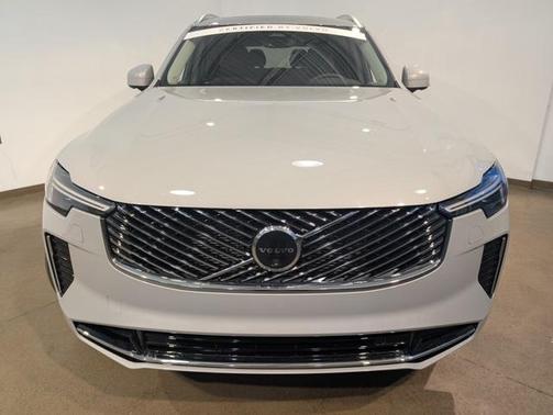 2025 Volvo XC90 Plug-In Hybrid T8 Plus 6-Seater