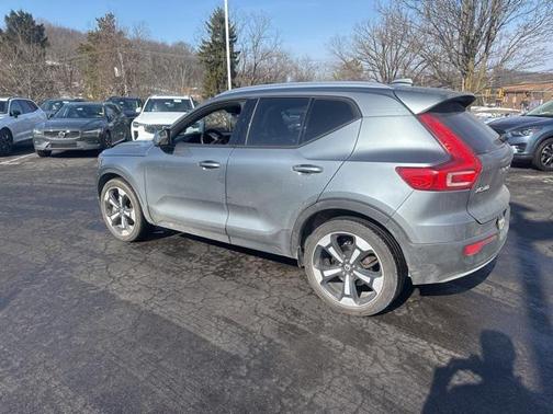 2019 Volvo XC40 T5 Momentum