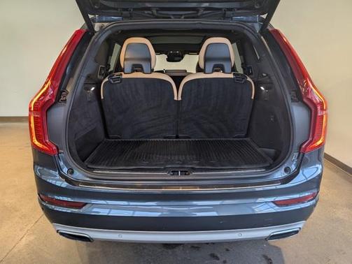 2019 Volvo XC90 T6 Momentum