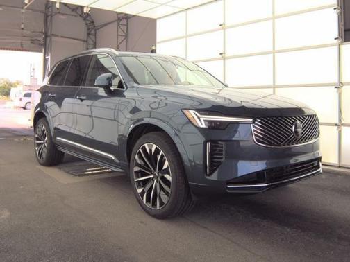2025 Volvo XC90 B6 Plus 7-Seater