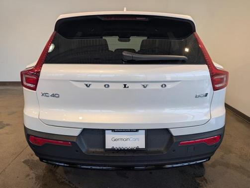 2026 Volvo XC40 B5 Plus