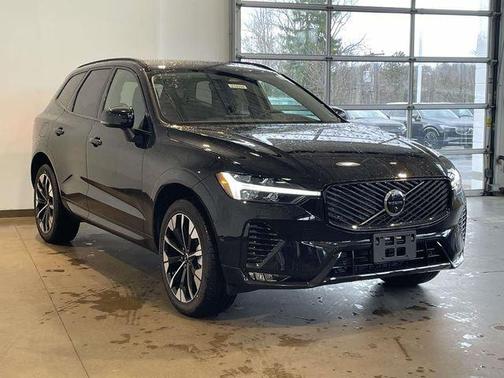 Onyx Black Metallic 2026 Volvo XC60 B5 Plus