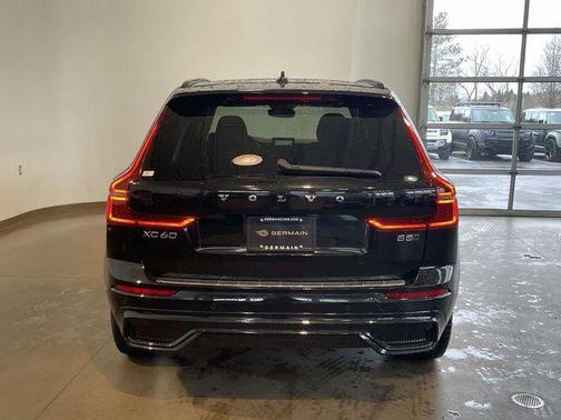 Onyx Black Metallic 2026 Volvo XC60 B5 Plus